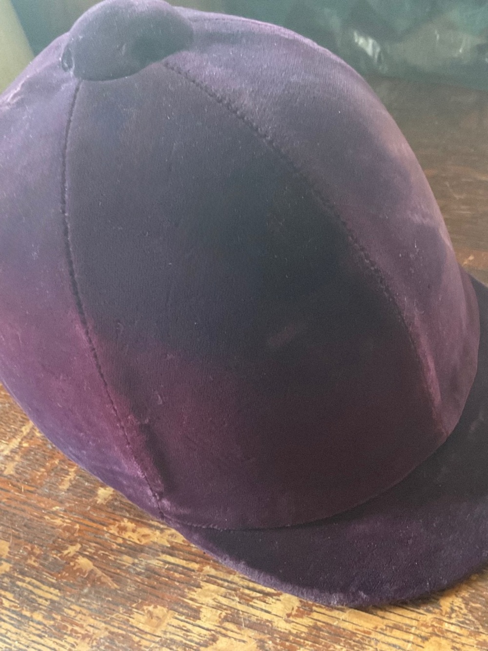 EQUESTRIAN  HORSE  RIDING HAT VINTAGE   Purple ..